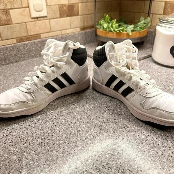Men’s Adidas High Top size 8 1/2 - Picture 2 of 6